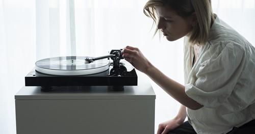 Pro-Ject X1 B Turntable Now Shipping in the UK